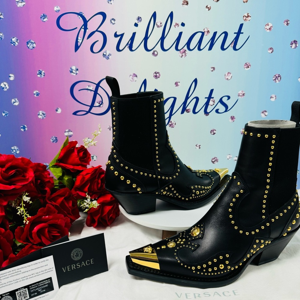 💎SALE $1900 TRIPLE MEDUSA STUDDED BOOTS
